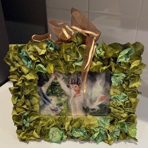 Green Ruffled picture frame